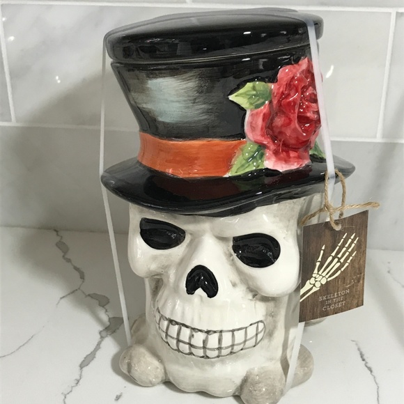 Maxcera Other - Macxera Skull Crossbones Cookie Jar Halloween New